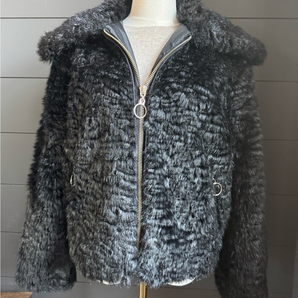 Topshop Jackets & Blazers - Topshop Faux Fur Black Zip up Teddy Jacket US Size 6 w/Front Pockets